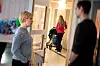 TO PÅ OPPDRAG: Stine Lauritzen synes det er en kvalitetssikring å være to på noen oppdrag. Noen saker er omfattende og trenger flere blikk. Her er hun sammen med psykolog-kollega Julius Aas.