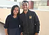 Sosialarbeider Birikit Terefe Tiruneh (t.v.), her sammen med Zelalem (Zola) Baychekin.