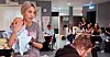 Barnevernsarbeidere i Østfold øver på scenarioer for å bli bedre i yrket. Camilla Galstad spiller rusa mor.
