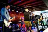 JAILHOUSE STAGE: Åtte forskjellige band spilte på Jailhouse stage i Notodden. Dette er bandet fra Bastøy fengsel med dagens besetning. Hans Petter Hansen (t.v) holder også kontakt med tidligere Bastøy-band, der noen av medlemmene er blitt løslatt.