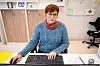 Det er krevende å måtte ta ansvar for et annet fagområde, opplever sykepleier Ruth Rømma.