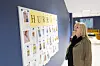 Hilde Eliassen mener Hurra-veggen gir motivasjon til å hjelpe innvandrere ut i jobb.