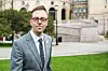 SVs helsepolitiske talsmann, Nicholas Wilkinson vil at pasienter i rus, psykiatri og somatiske sykehusavdelinger skal slippe å bli trukket i uføretrygd mens de er innlagt.