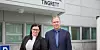 Torill Brunsvik, ansatt i barnevernet, stevnet Kristiansund kommune for trakassering. Her med sin advokat Åke Sjøblom.