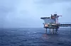 ISOLERT: Tankene om dem der hjemme får god tid til å surre inne i boligmodulen på Ekofisk.