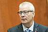Bård Hoksrud (Frp) i vandrehallen på Stortinget